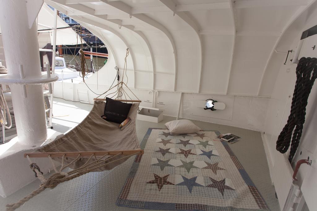 Horus Hausboot Apartment *